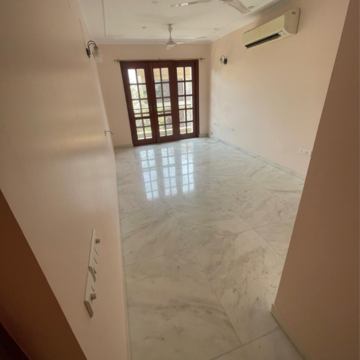 Room in 3 BHK Builder Floor at Greater Kailash I – for Rent