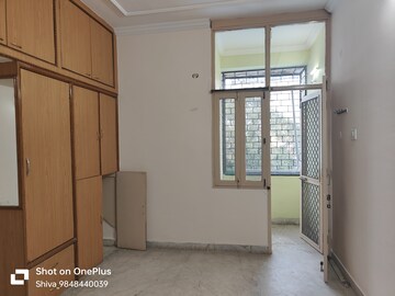 Room in 3 BHK Apartment at Tarnaka – for Sale