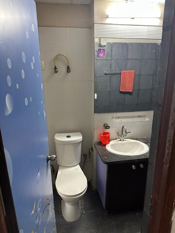 Bathroom in 2.5 BHK Apartment at Ajnara Grand Heritage, Sector 74 – for Rent