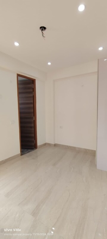 Room in 2 BHK Builder Floor at Chattarpur – for Rent