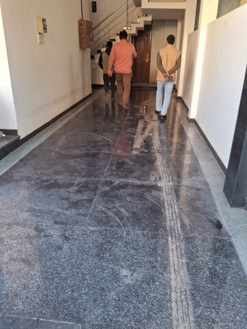 Parking in 2 BHK Builder Floor at DLF Vibhuti Khand, Gomti Nagar – for Rent