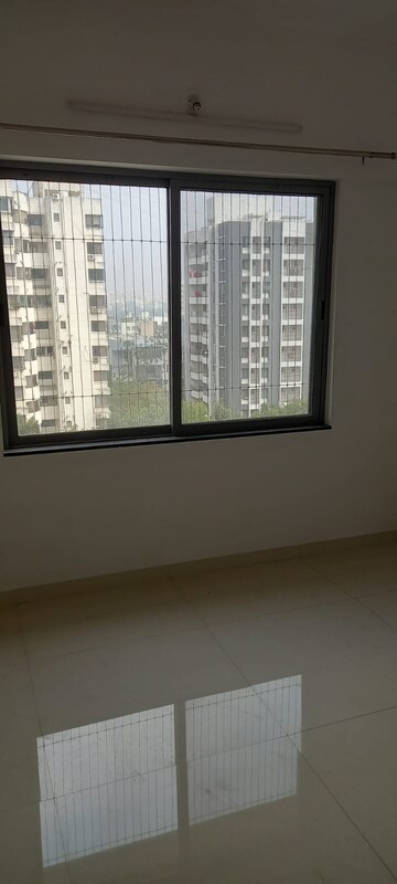 Room in 2 BHK Apartment at Kakkad Madhukosh, Balewadi – for Rent