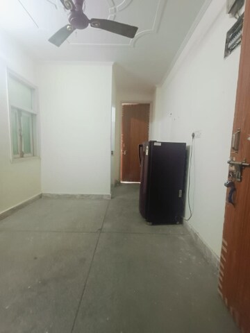 2 BHK Builder Floor For Rent in Sector 19
