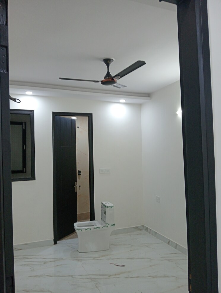 Room, govindpuri 3 Bedroom 900 Sq.Ft. Builder Floor In Govindpuri Delhi 8092968
