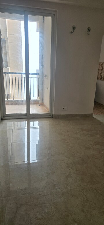 Room in 2 BHK Apartment at Amrapali Riverview, Amrapali Leisure Valley – for Rent