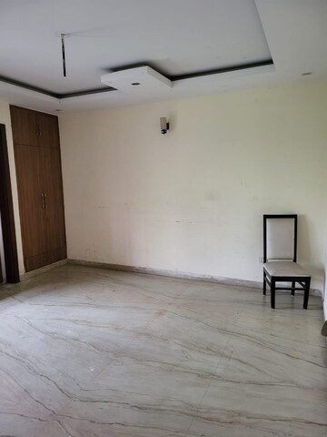 Room in 3 BHK Apartment at Gardenia Glory, Sector 46 – for Rent