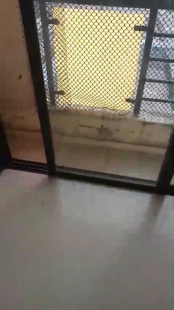 Room in 2 BHK Apartment at Atul Blue Meadows, Andheri East – for Rent