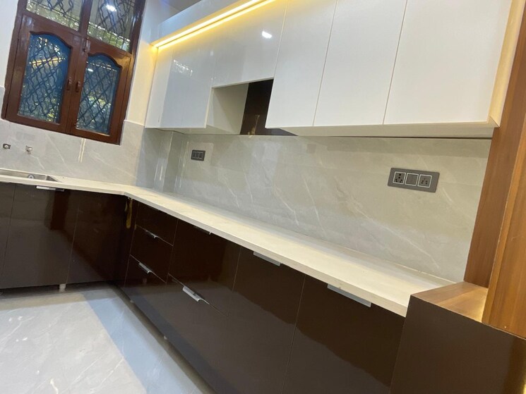 Kitchen, patparganj 3 Bedroom 1450 Sq.Ft. Apartment In Patparganj Delhi 8093093