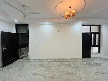 Living Room in 3 BHK Builder Floor at Sector 42 – for Sale