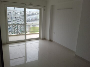Room in 4 BHK Apartment at Pacific Golf Estate, Kulhan – for Rent
