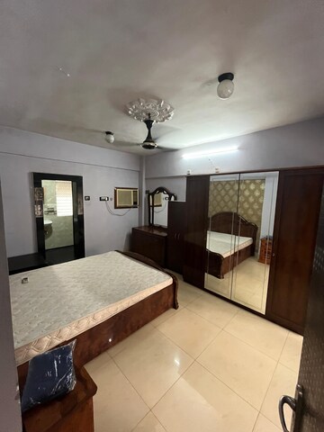 Bedroom in 2 BHK Apartment at Andheri West – for Rent