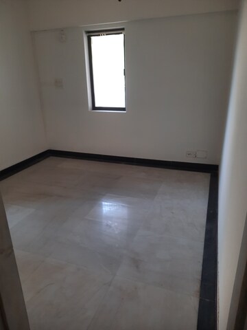 Room in 2 BHK Apartment at Cuffe Parade – for Sale