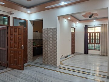 Bedroom in 2 BHK Builder Floor at DLF Vibhuti Khand, Gomti Nagar – for Rent