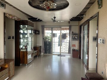 Building Lobby in 3 BHK Apartment at Lodha Luxuria, Majiwada – for Sale