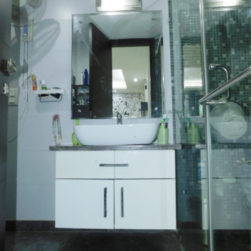 Attached Bathroom in 4 BHK Builder Floor at Kalkaji – for Rent