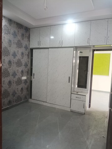 Bathroom in 3 BHK Builder Floor at Penta Homes, Vip Road – for Sale