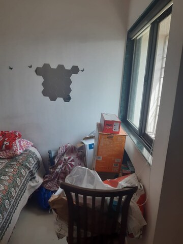 Furnished Amenities in 2 BHK Apartment at Thane West – for Sale