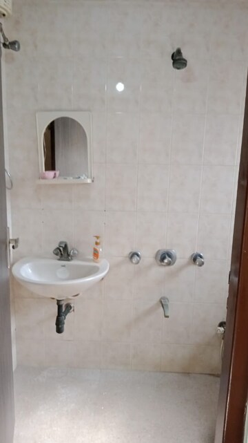 Bathroom in 2.5 BHK Apartment at Shanti Tower, Andheri West – for Rent