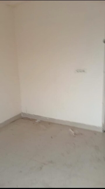 Room in 2 BHK Apartment at Adore Happy Homes Grand, Sector 85 – for Sale
