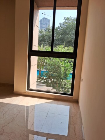 Room in 3 BHK Apartment at Lodha Sterling, Kolshet Road – for Sale