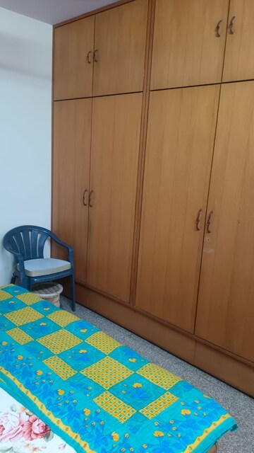 Bedroom in 2 BHK Apartment at Andheri West – for Rent