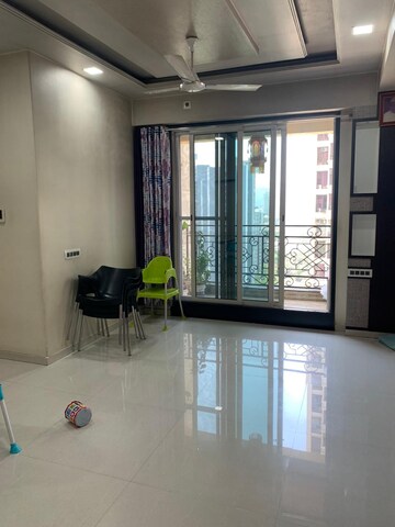 Room in 2 BHK Apartment at Gala Pride Palms, Kolshet Road – for Sale