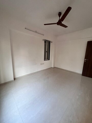 Room in 1 BHK Apartment at Vakratunda Dilkhush, Andheri East – for Rent
