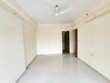 Room in 3 BHK Apartment at Godrej Prime, Chembur – for Rent