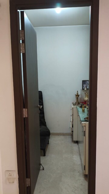 Bathroom in 4 BHK Apartment at Hiranandani Rodas Enclave Leona, Ghodbunder Road – for Rent