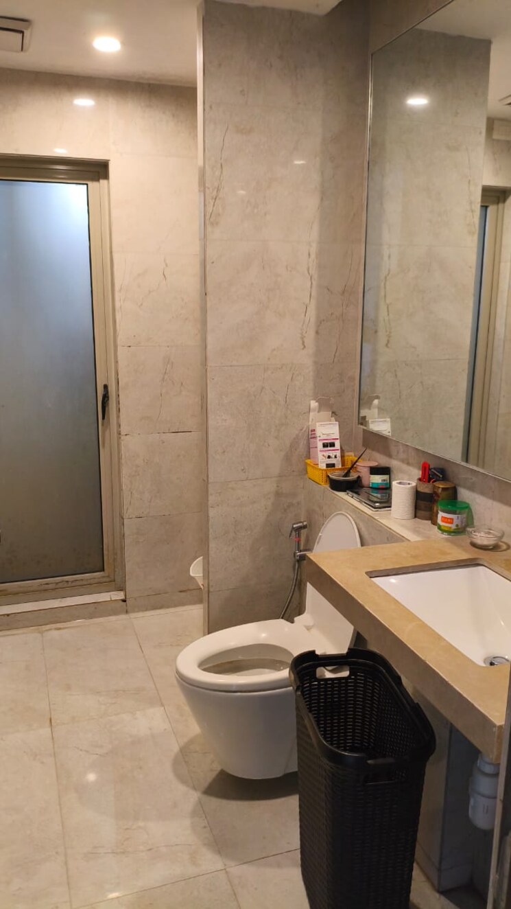 Bathroom, hiranandani-rodas-enclave-leona 4 Bedroom 3145 Sq.Ft. Apartment In Ghodbunder Road Thane 8093514