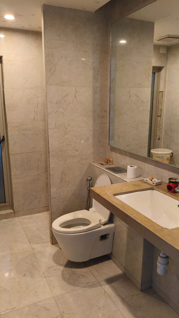 Bathroom, hiranandani-rodas-enclave-leona 4 Bedroom 3145 Sq.Ft. Apartment In Ghodbunder Road Thane 8093514