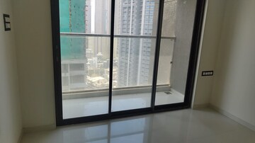 Room in 3 BHK Apartment at Lotus Sky Garden, Malad West – for Rent
