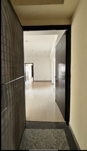 Building Lobby in 3 BHK Apartment at Gardenia Gateway, Sector 75 – for Rent