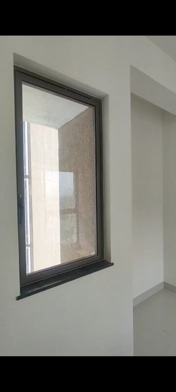 Room in 2 BHK Apartment at Lodha Casa Viva, Majiwada – for Sale