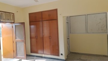 Room in 2 BHK Apartment at Shubhkamna Advert Apartments, Sector 50 – for Rent
