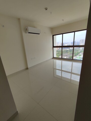 Room in 1 BHK Apartment at Lodha Casa Viva, Majiwada – for Sale