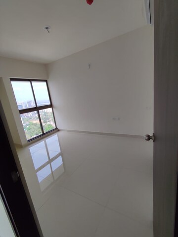 Room in 1 BHK Apartment at Lodha Casa Viva, Majiwada – for Sale