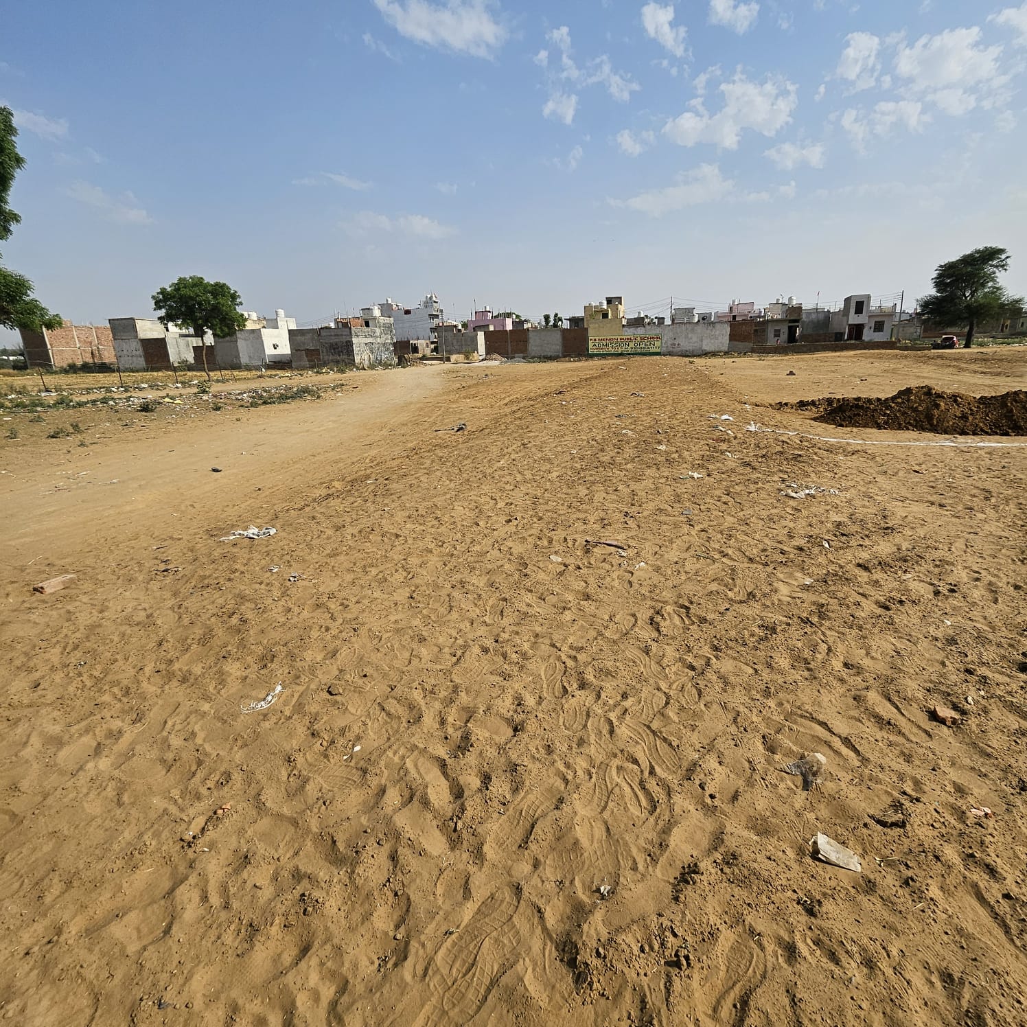 Plot For Sale in Vatika Kunj