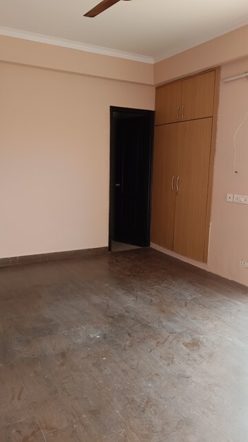 Room in 3 BHK Apartment at Saviour Park, Mohan Nagar – for Sale