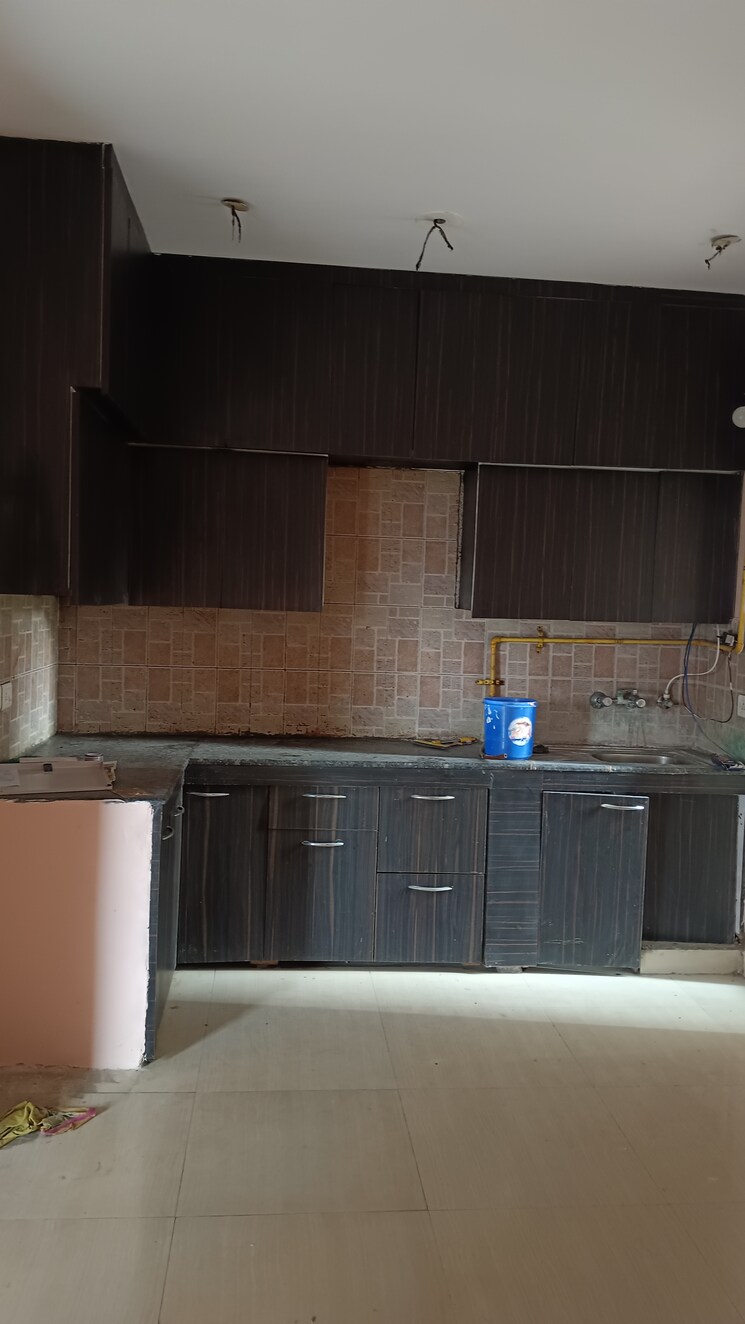 Kitchen, saviour-park 3 Bedroom 1505 Sq.Ft. Apartment In Mohan Nagar Ghaziabad 8093747