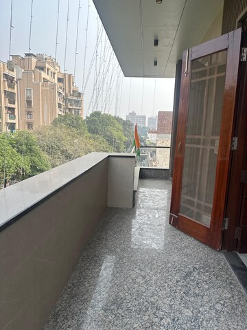 Balcony in 3 BHK Builder Floor at RWA Apartments Sector 50, Sector 50 – for Rent