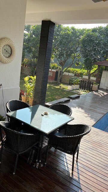 Master Bedroom in 5 BHK Villa at Vipul Tatvam Villas, Sector 48 – for Rent