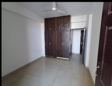 Room in 3.5 BHK Apartment at Gardenia Gateway, Sector 75 – for Rent