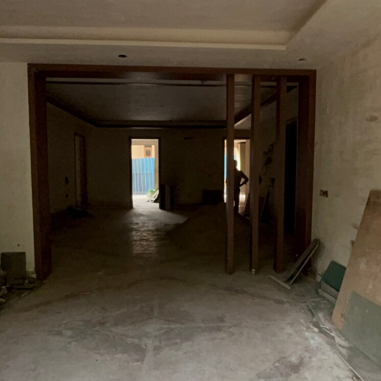 Room, sector 23 4 Bedroom 350 Sq.Yd. Builder Floor In Sector 23 Gurgaon 8093833