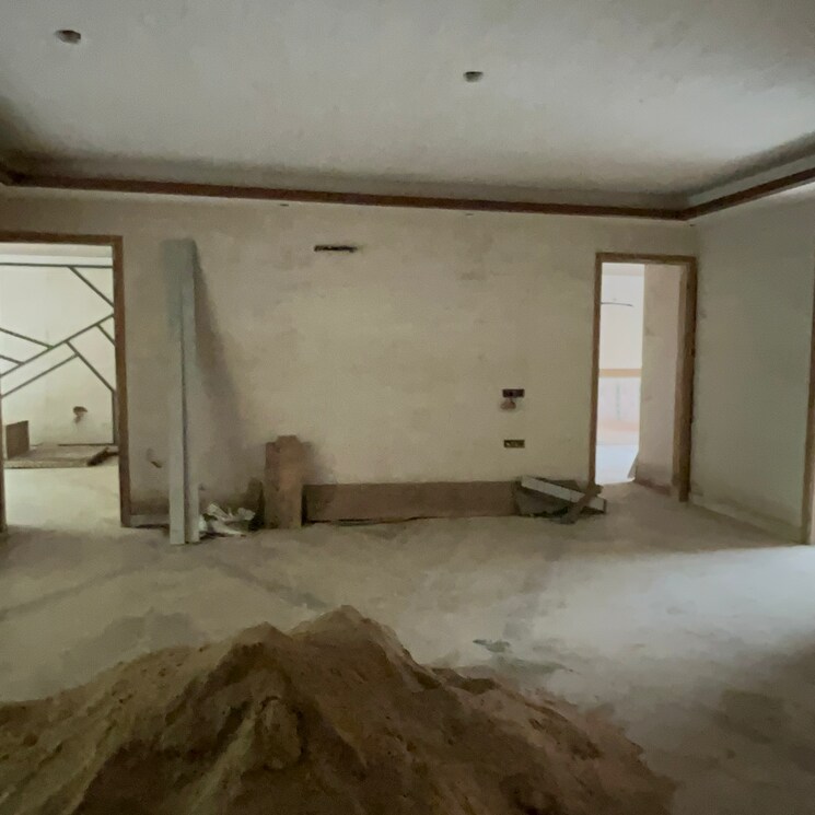 Room, sector 23 4 Bedroom 350 Sq.Yd. Builder Floor In Sector 23 Gurgaon 8093833