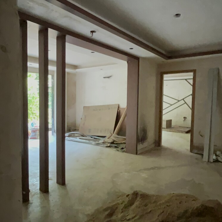 Room, sector 23 4 Bedroom 350 Sq.Yd. Builder Floor In Sector 23 Gurgaon 8093833