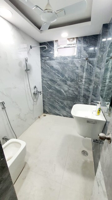 Bathroom in 3 BHK Builder Floor at Gomti Nagar – for Rent