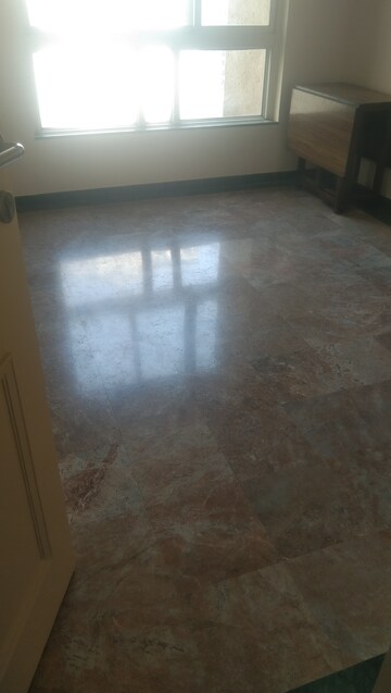 Room in 2 BHK Apartment at Hiranandani Meadows, Manpada – for Rent