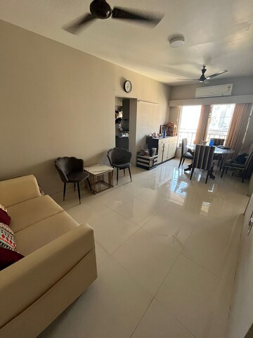 2 BHK Apartment For Rent in Harasiddh Viraaj, Malad East
