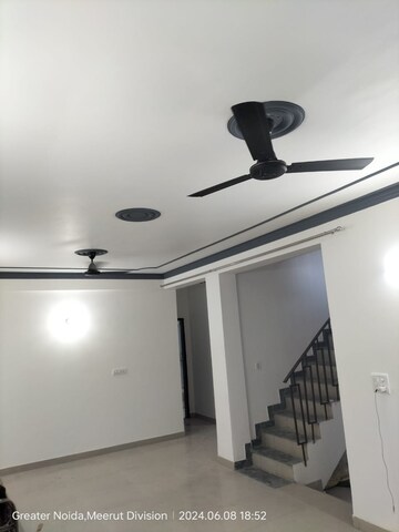 3 BHK Apartment For Rent in Purvanchal Royal City, Chi V Greater Noida
